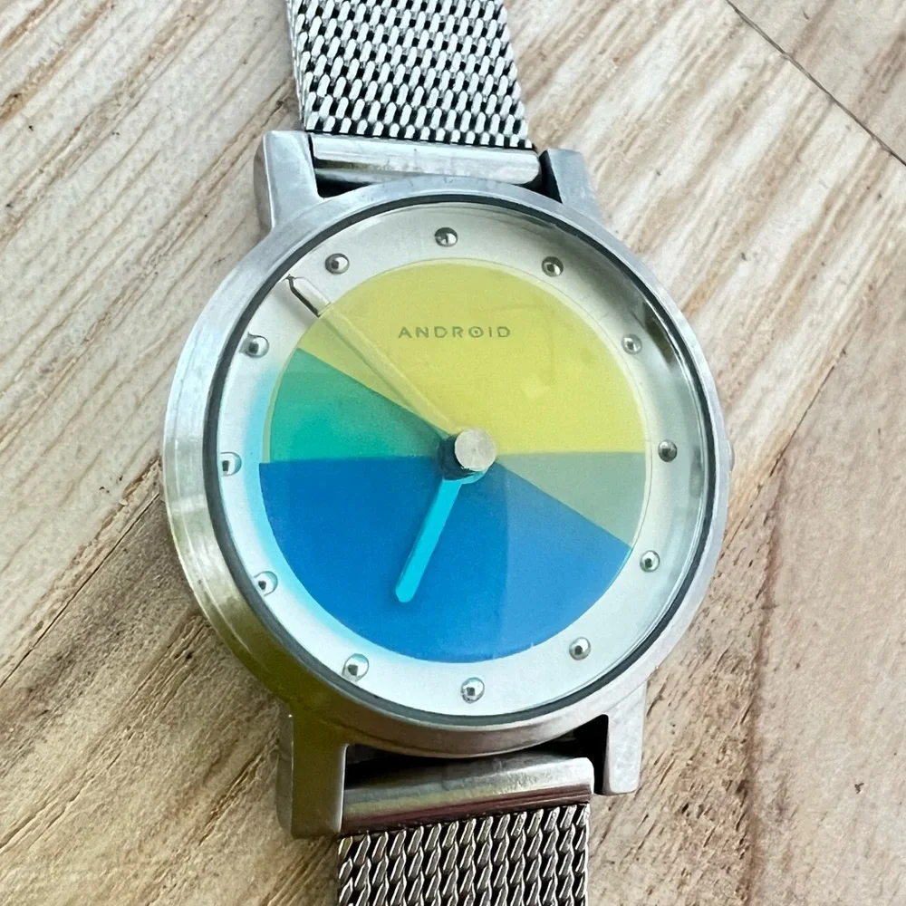 Android USA ladies Silver Tone color block Stainless Steel watch NEW BATTERY